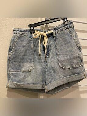Judy Blue size large shorts